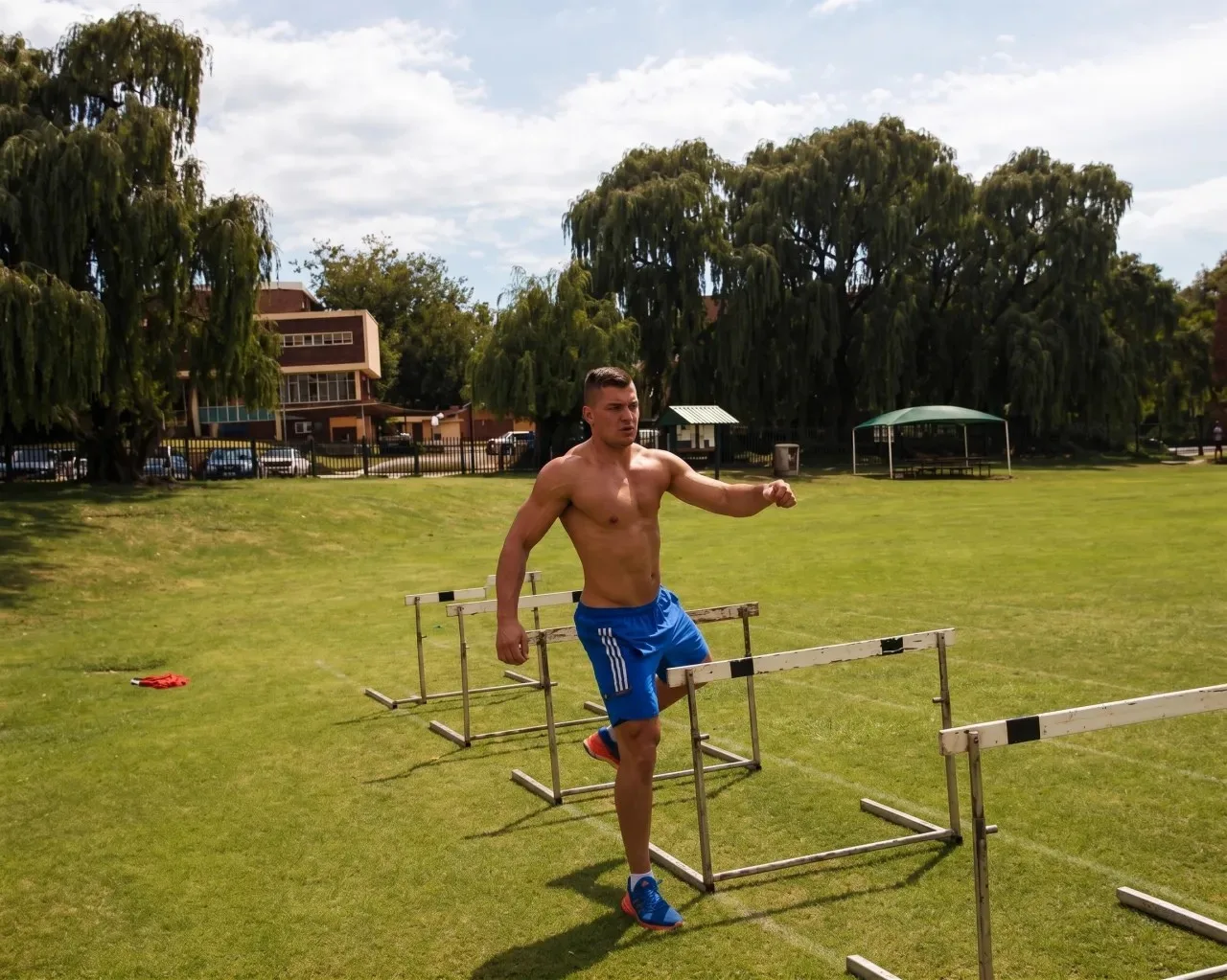 Damian Kamiński podczas treningu lekkoatletycznego - kariera sportowa